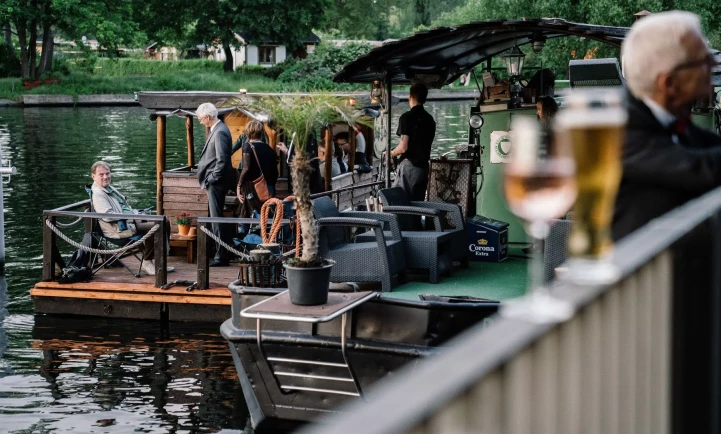 Hausboot auf dem wasser