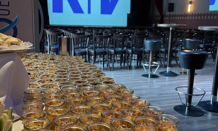 R+V konferenz mit buffet saal