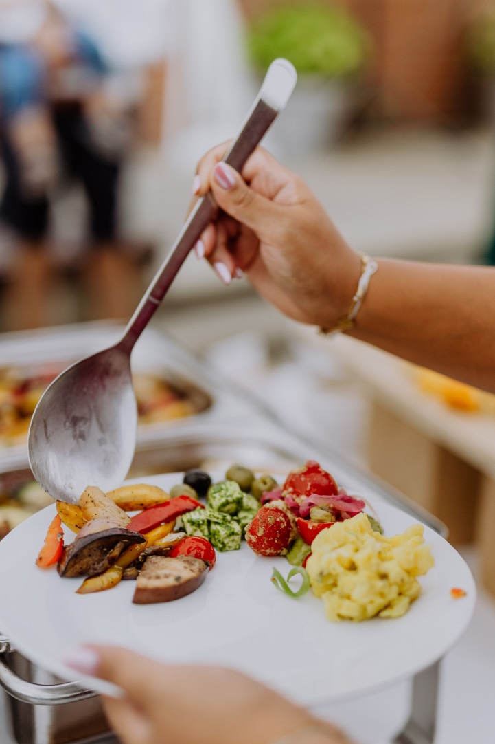 Essen auftun am buffet